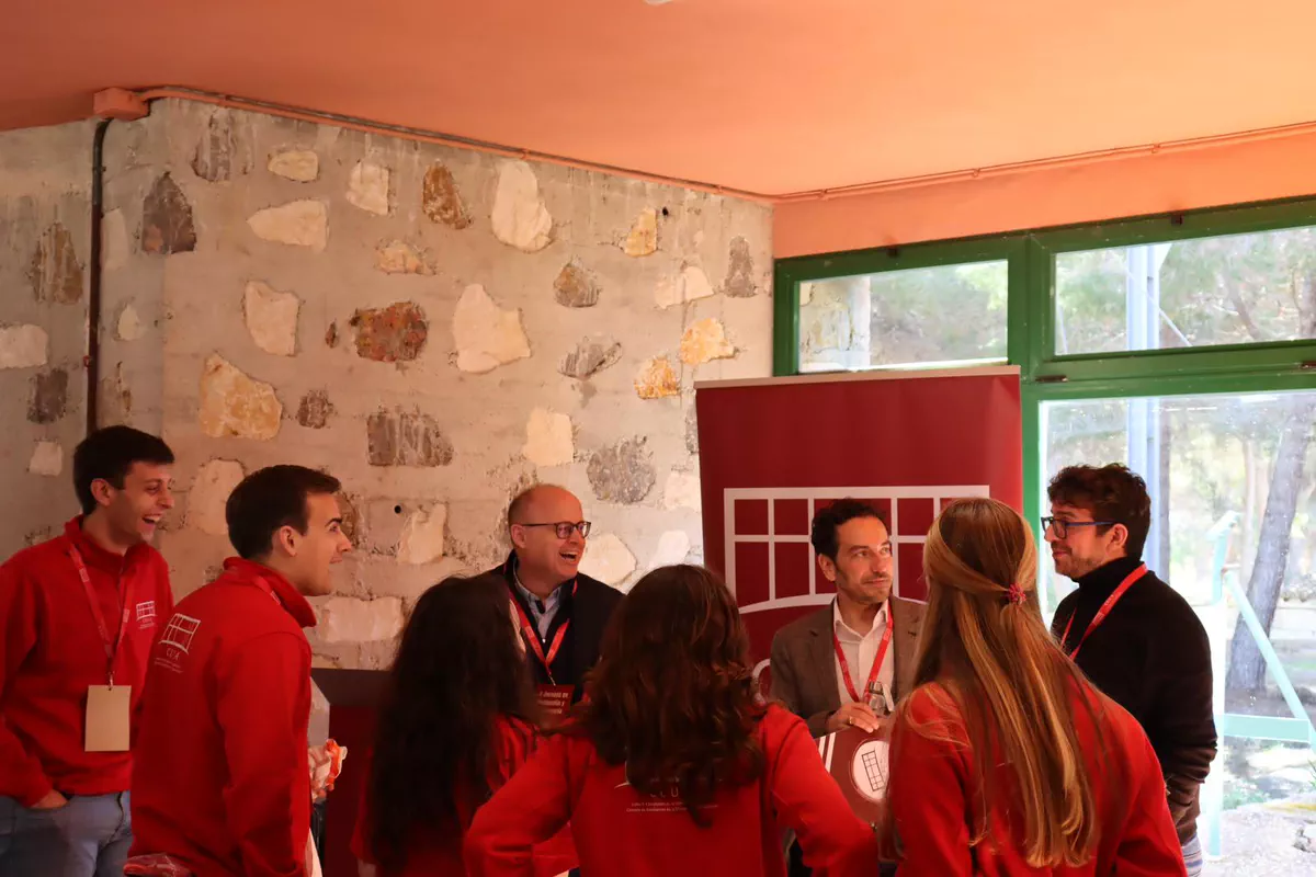 Representación externa en órganos autonómicos y estatales