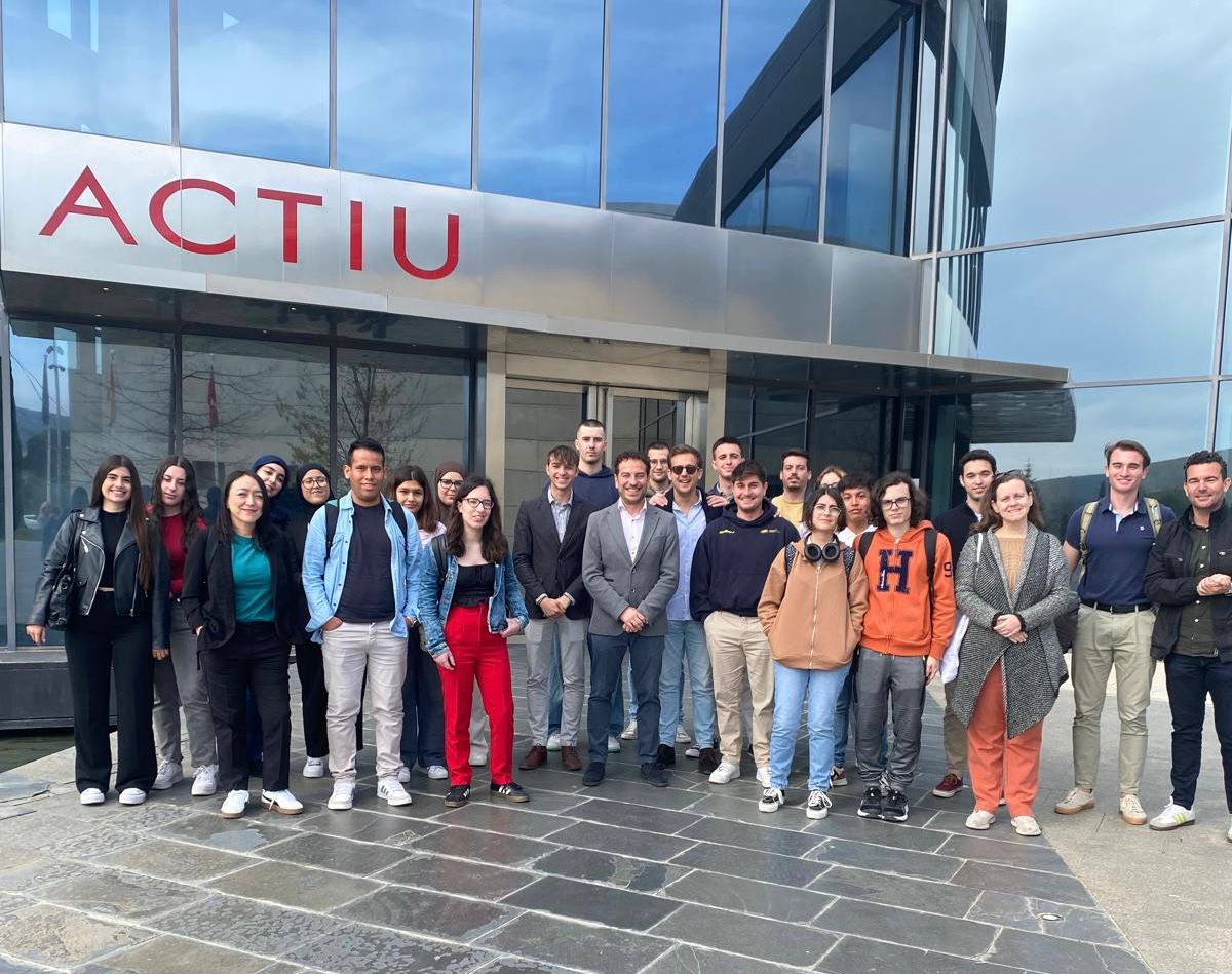 Conexión con empresas para mejorar empleabilidad