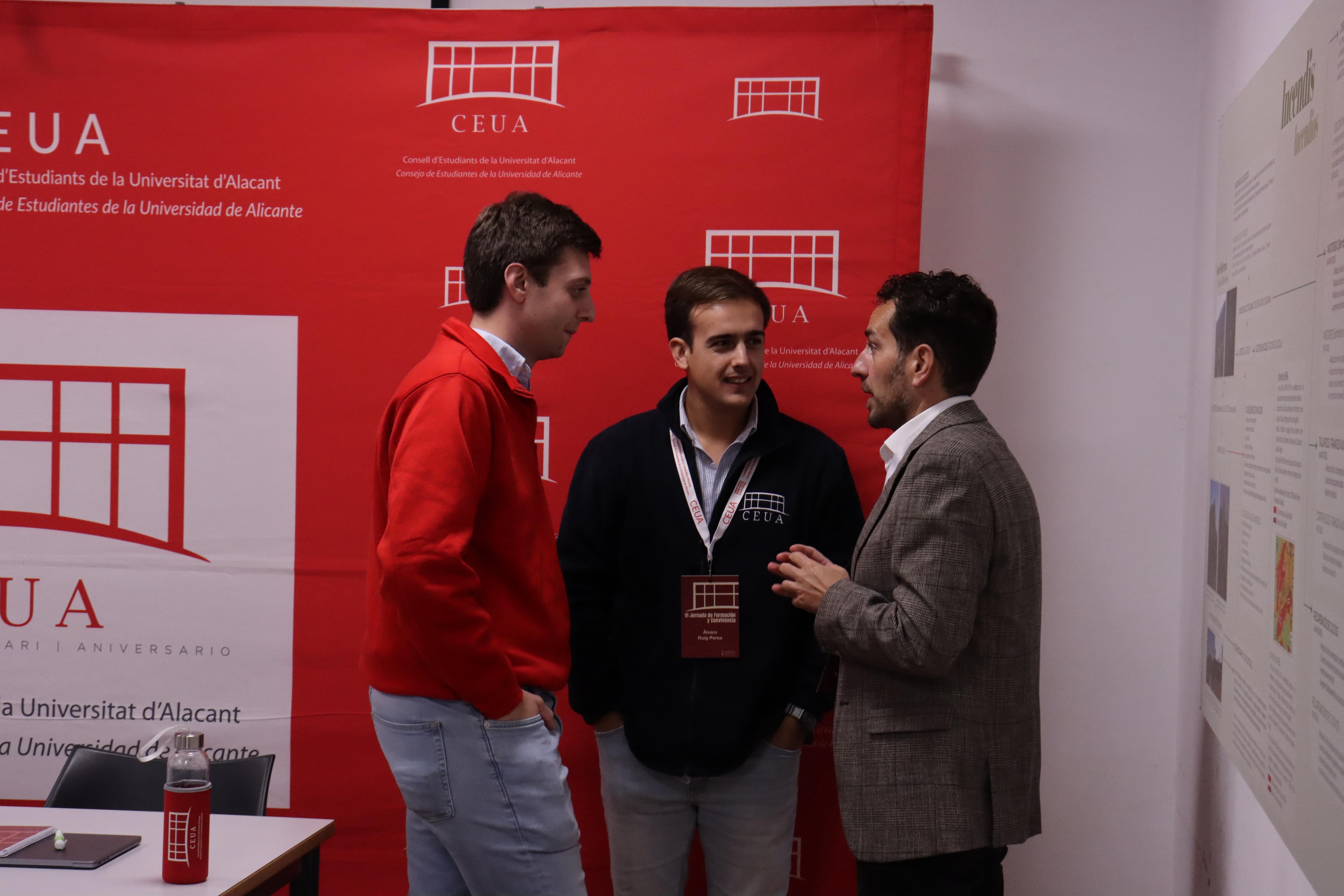 Diálogo constante con el equipo de dirección de la UA